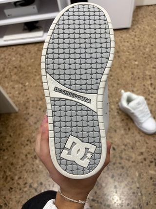 Zapatos DC Shoes blancos para skate