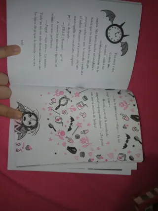 Isadora Moon va al colegio / Isadora Moon Goes ...