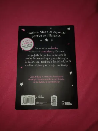 Isadora Moon va al colegio / Isadora Moon Goes ...