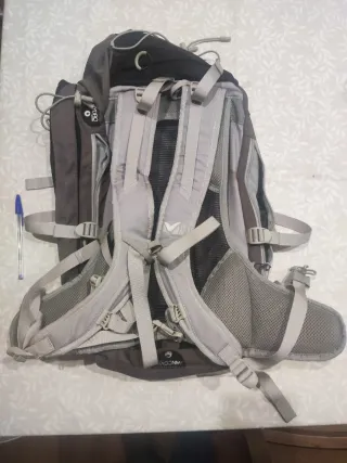 Mochila Millet 30L Negra y Gris