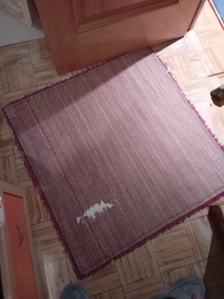 Alfombra Ikea cuadrada morada