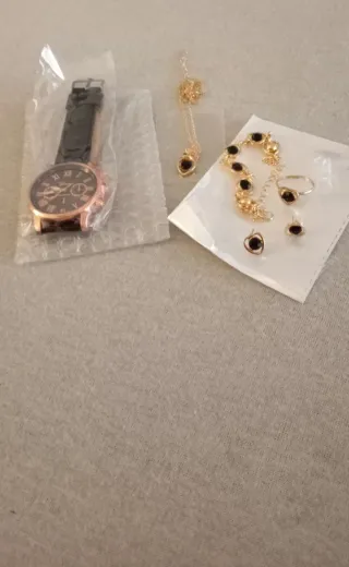 Reloj Geneva con collar y pulsera , pendientes etc