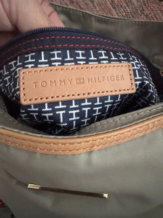 Bolso Tommy Hilfiger Gris y Marrón