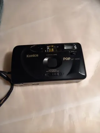 Cámara Konica POP AF-880 Negra