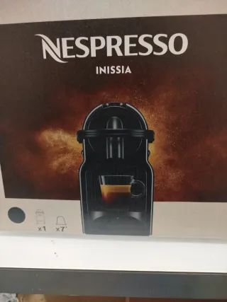 Cafetera Nespresso Inissia Negra