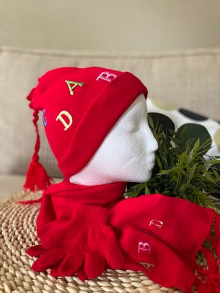 Set invernale per bambini rosa con cappello, sciarpa e guanti