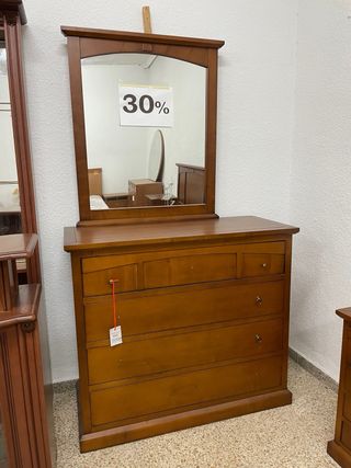 LIQUIDACIÓN Dormitorio completo de madera maciza.
