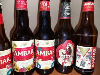 Bottiglie di Birra Ambrata Feste del Pilar