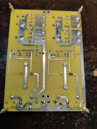 Placa de alimentación doble