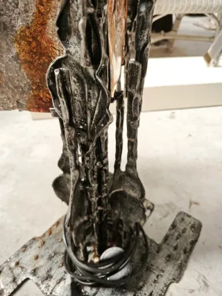 Lámpara escultura de pie Brutalista. Atrib. Albano