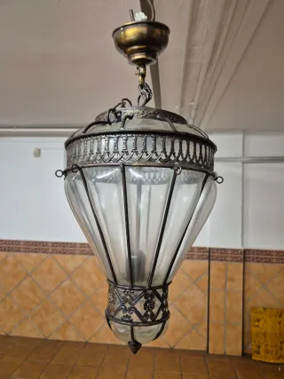 Lámpara de techo de cristal y metal