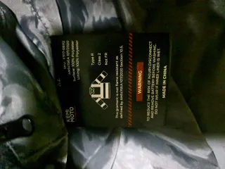 Chaqueta impermeable reflectante térmica