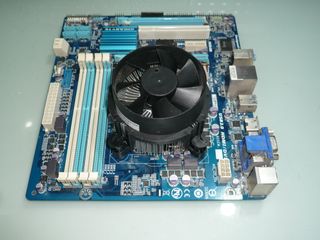 Placa Base Gigabyte GA-H77M-D3H + CPU i7 3770