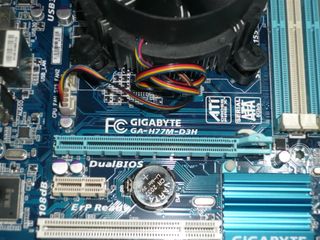 Placa Base Gigabyte GA-H77M-D3H + CPU i7 3770