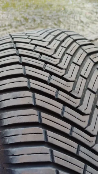 Neumático Continental AllSeasonContact 235/55 R17