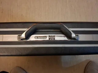 Maletín Samsonite con cierre de combinación