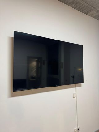 Televisión TCL 65” + soporte de pared Modelo 65V6B