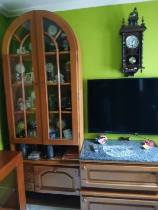 Mueble modular roble claro con vitrina