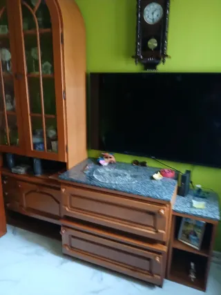 Mueble modular roble claro con vitrina