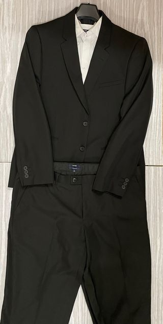 Traje elegante negro XL con camisa y pantalones
