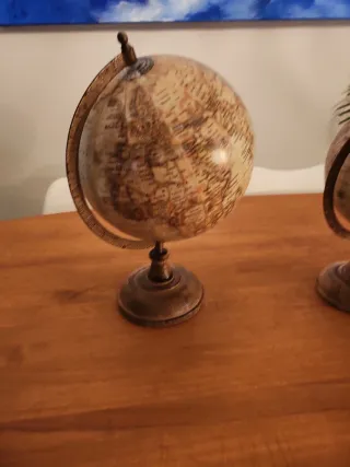 Juego 3 esferas con pie de madera
