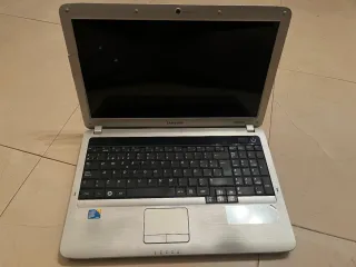 Portátil Samsung Rojo.