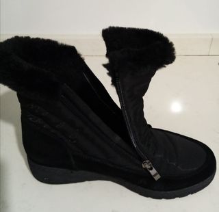 Botines negros con pelo