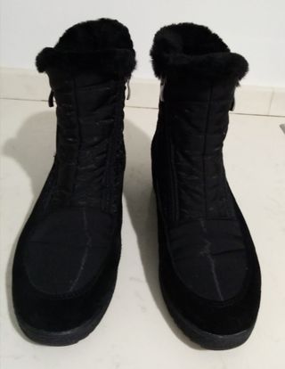 Botines negros con pelo