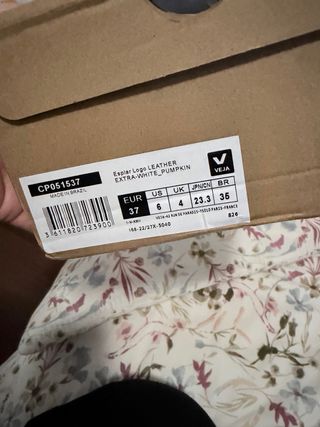 Zapatillas Veja Blancas y Negras Talla 38