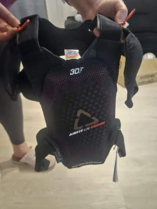 Peto protector moto/ bici.Leatt Airfit Junior
