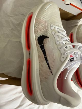 Nike Vomero Premium Hombre Blanco Rojo