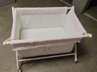 Minicuna con ruedas y cambiador