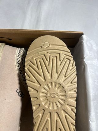 UGG Tasman Crema Talla 39