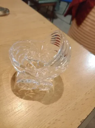 Carrinho de bebê em cristal