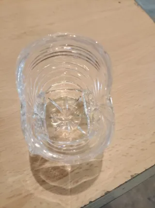 Carrinho de bebê em cristal