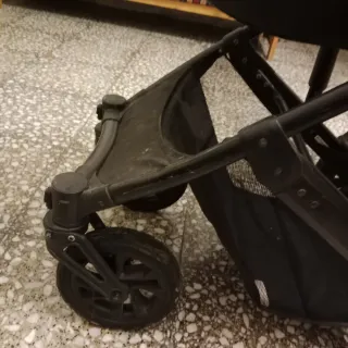 Cochecito de bebé gris