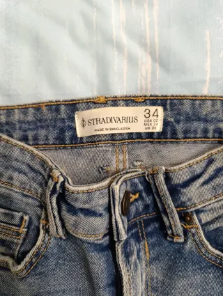 Pantalón vaquero Stradivarius azul Talla 34