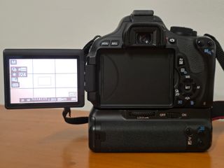 Canon EOS 600D + 4 objetivos + bolsa y accesorios.