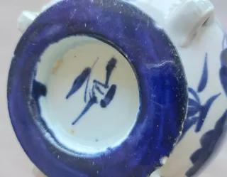 Tetera china antigua azul y blanca
