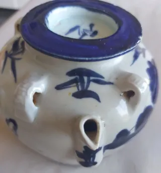 Tetera china antigua azul y blanca