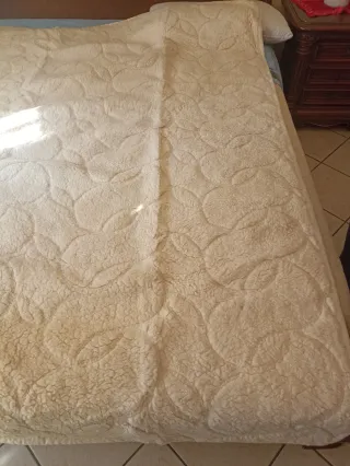 Coprimaterasso matrimoniale in lana Merinos.