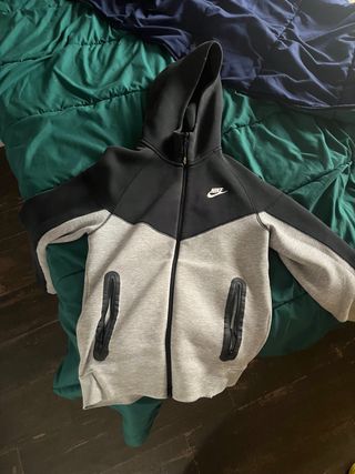 Chaqueta Nike Tech Negra y Gris Original