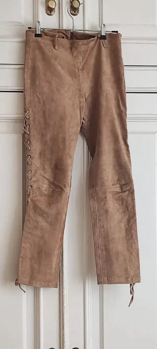 Pantalón de ante muy origina, hecho a medida