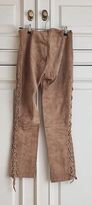 Pantalón de ante muy origina, hecho a medida