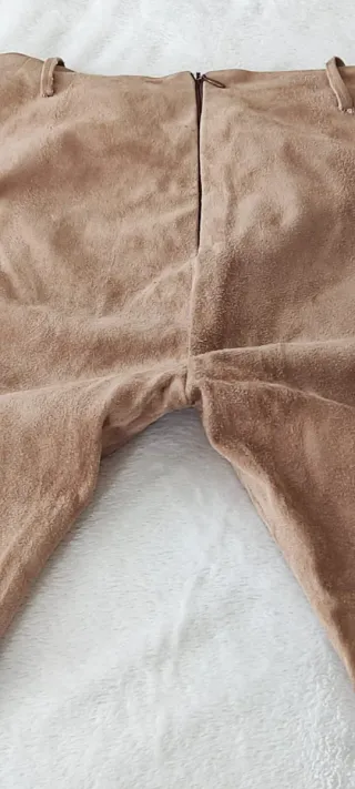 Pantalón de ante muy origina, hecho a medida