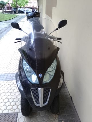 Piaggio MP3 3 ruedas ie 500 bussines