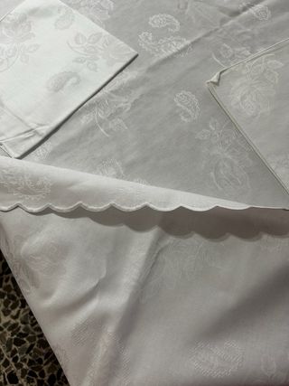 Tovaglia con 6 Tovaglioli in cotone   bianco