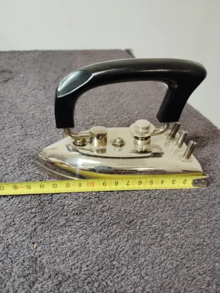 Plancha UFESA modelo 66