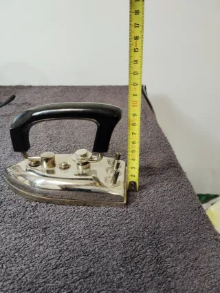 Plancha UFESA modelo 66