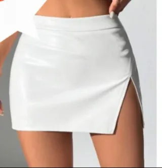 Falda corta cuero blanca